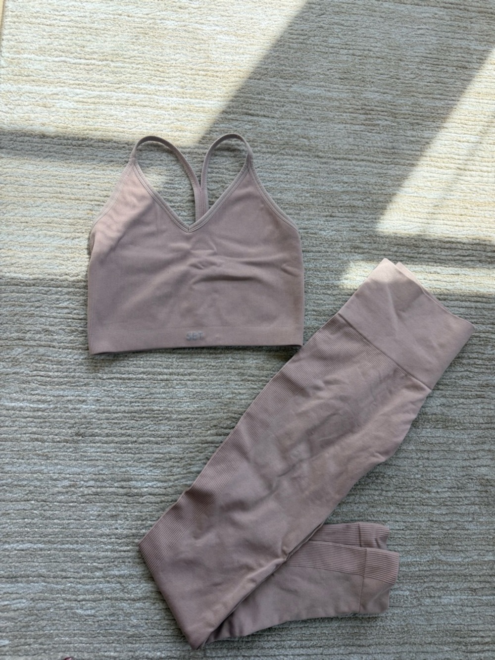 SET Active Seamless V-Neck Racerback Bralette & Legging Set - Dusty Mauve